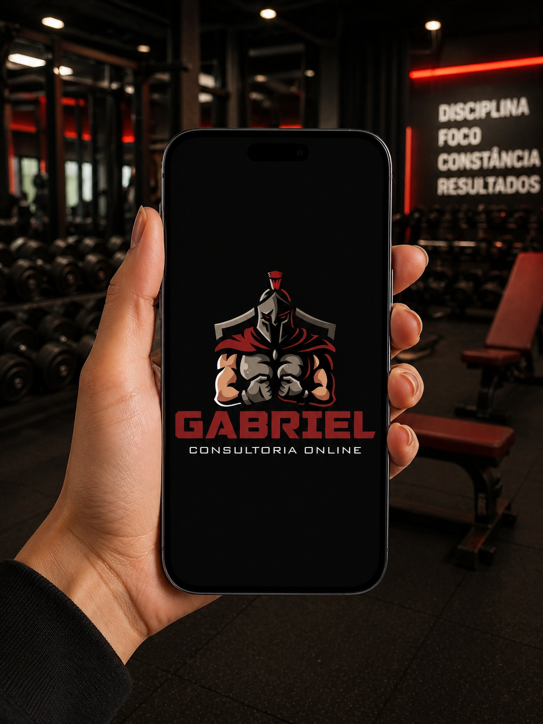 Aluna treinando Muay Thai com Gabriel — joelhada e clinch